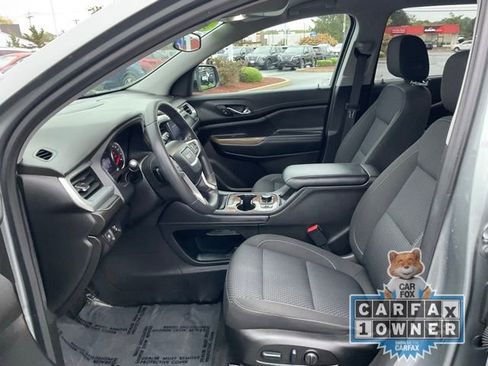 Used 2023 GMC Acadia SLE w/ Driver Convenience Package image 13