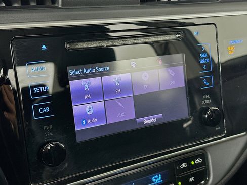 Used 2019 Toyota Corolla LE image 21