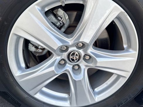 Used 2023 Toyota Highlander LE FWD image 11