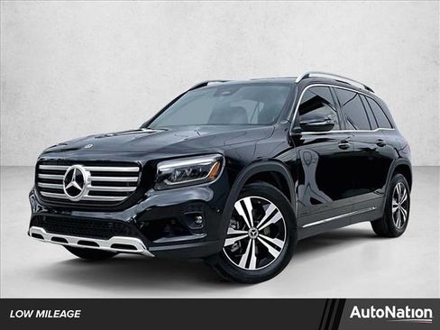 Used 2025 Mercedes-Benz GLB 250 image 1