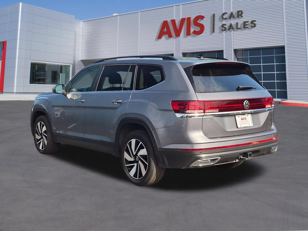 Used 2025 Volkswagen Atlas SE FWD image 9