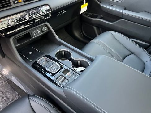 New 2025 Honda Pilot Touring image 29