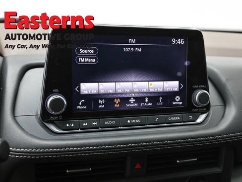 Used 2023 Nissan Rogue S AWD/4WD image 19