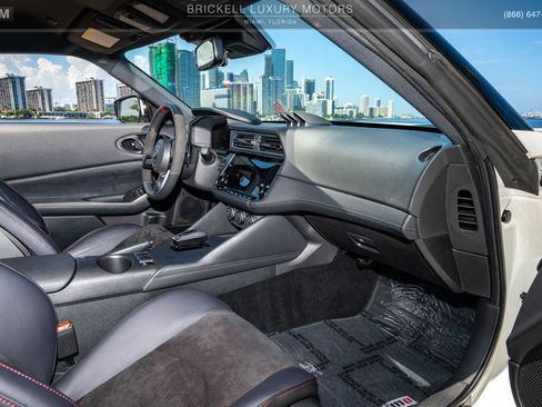 Used 2025 Nissan Z NISMO w/ Floor Mat Package RWD image 8