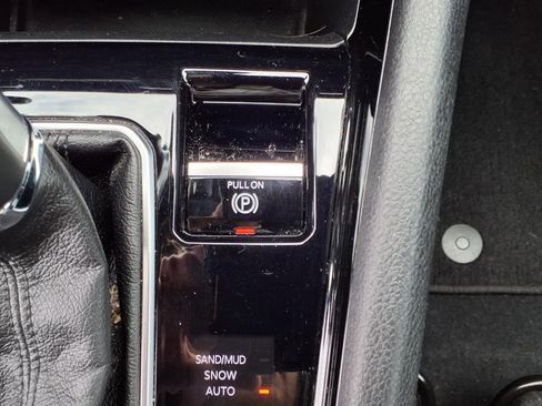 Used 2022 Jeep Compass Limited image 16