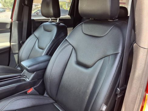 Used 2025 Jeep Compass Limited AWD/4WD image 15