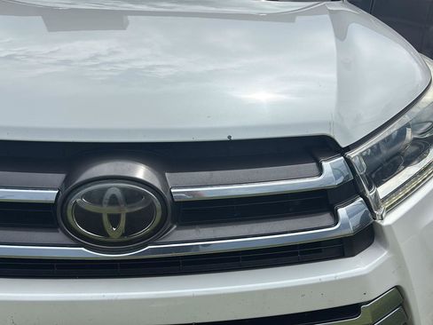 Used 2018 Toyota Highlander Limited FWD image 8