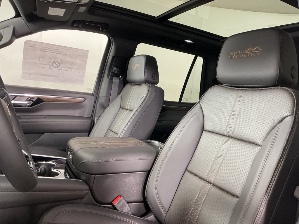 New 2026 Chevrolet Tahoe High Country AWD/4WD image 6