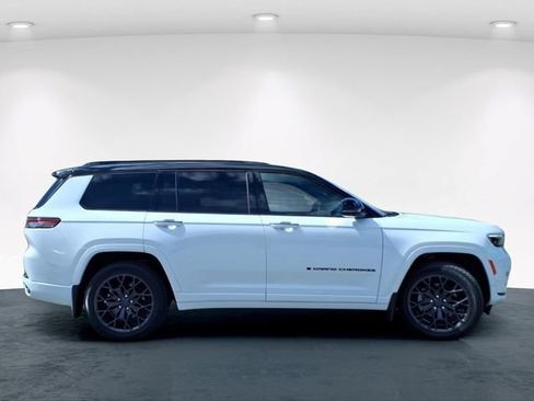 Used 2025 Jeep Grand Cherokee L Summit AWD/4WD image 7