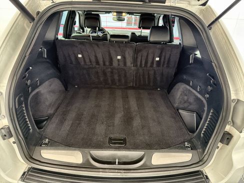 Used 2018 Jeep Grand Cherokee Limited image 25