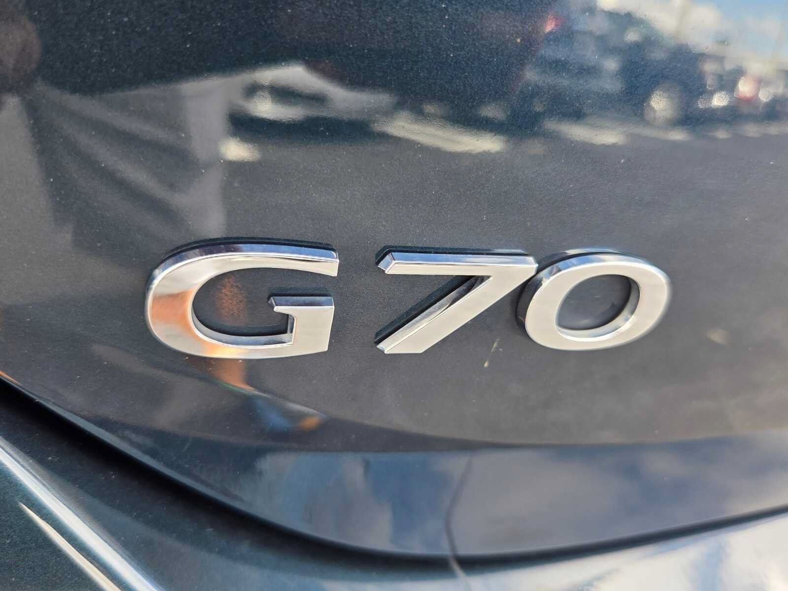 Used 2022 Genesis G70 3.3T RWD image 16