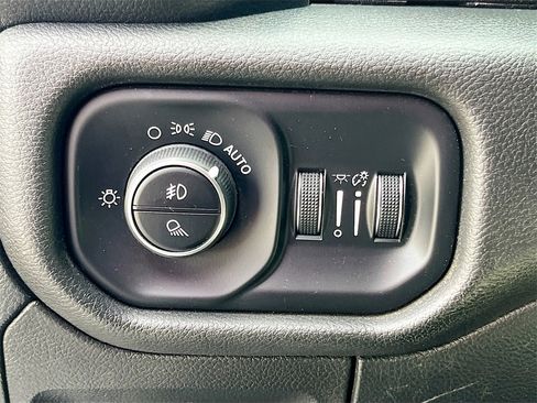 Used 2019 RAM 1500 Big Horn image 10