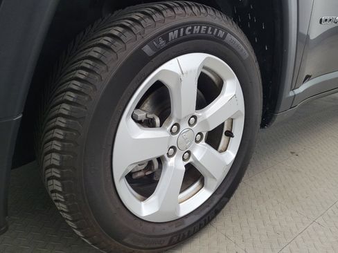 Used 2018 Jeep Compass Latitude w/ Cold Weather Group AWD/4WD image 31
