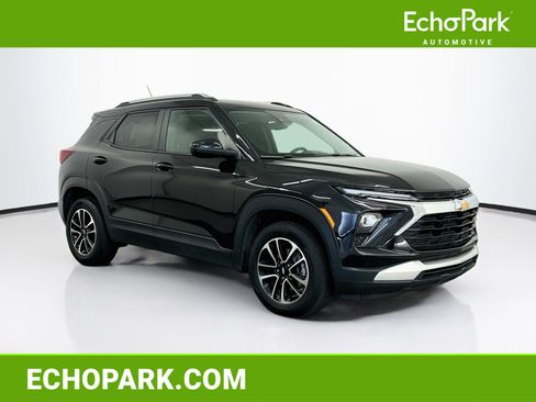 Used 2025 Chevrolet TrailBlazer LT AWD/4WD image 1