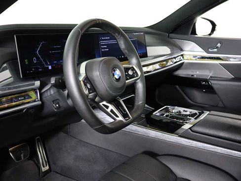 Used 2023 BMW 760i xDrive w/ Executive Package image 6