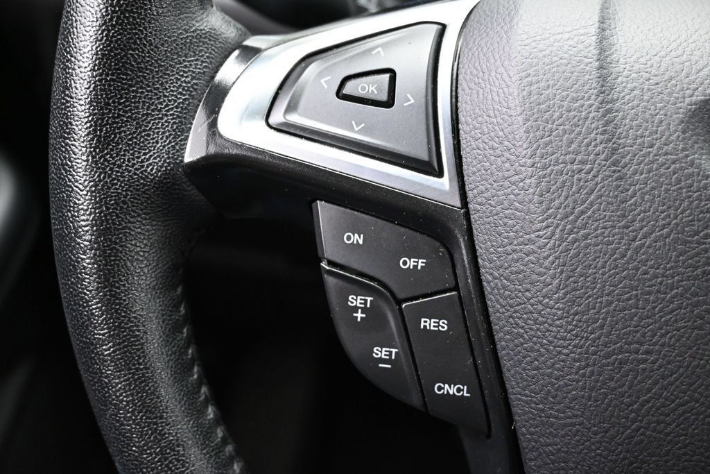 Used 2024 Ford Edge SEL AWD/4WD image 20