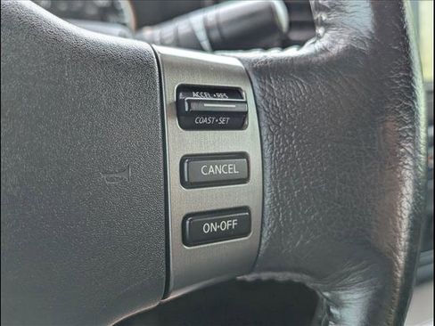 Used 2010 Nissan Titan SE w/ SE Value Truck Pkg RWD image 19