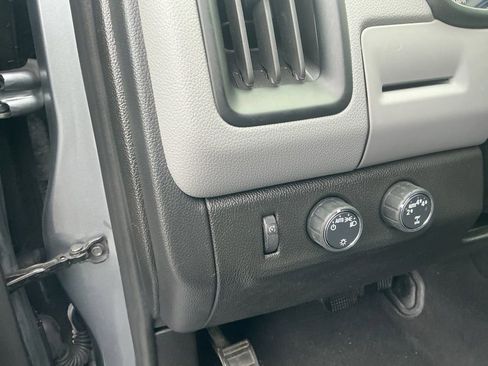 Used 2020 Chevrolet Colorado LT w/ Safety Package image 11