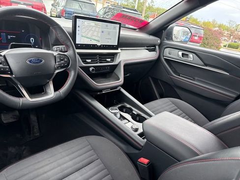 Used 2025 Ford Explorer ST-Line w/ ST-Line Street Pack AWD/4WD image 26
