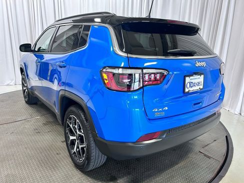 Used 2025 Jeep Compass Limited AWD/4WD image 24