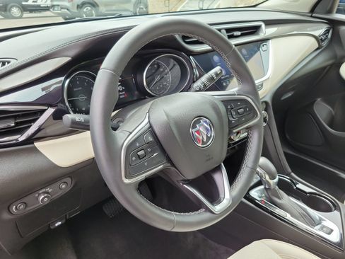 Used 2021 Buick Encore GX Preferred w/ Cold Weather Comfort Package FWD image 11
