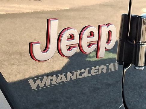 Used 2024 Jeep Wrangler Unlimited Rubicon image 30
