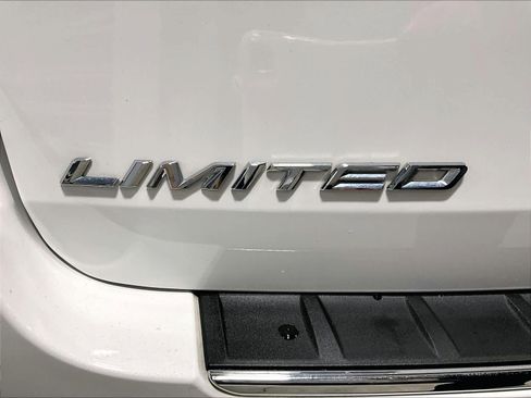 Used 2023 Ford Explorer Limited w/ Limited Technology Package image 30