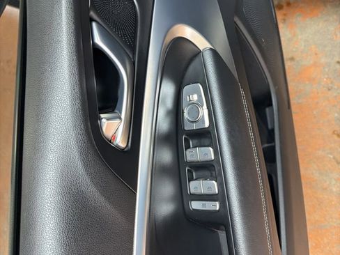 Used 2022 Genesis G70 2.0T AWD/4WD image 22