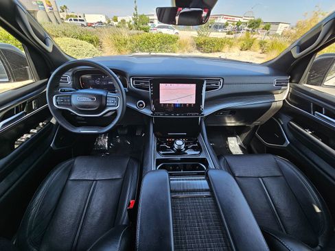 Used 2024 Jeep Wagoneer Series III AWD/4WD image 24