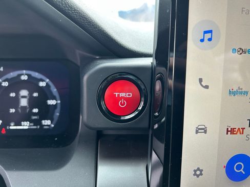 Used 2024 Toyota Tacoma TRD Off-Road image 17