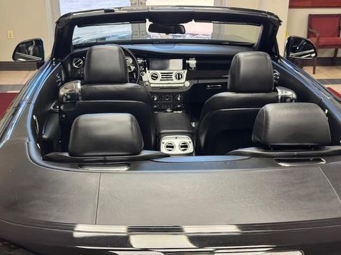 Used 2018 Rolls-Royce Dawn image 17