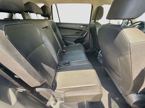 Used 2020 Volkswagen Tiguan SE w/ Panoramic Sunroof Package FWD image 26