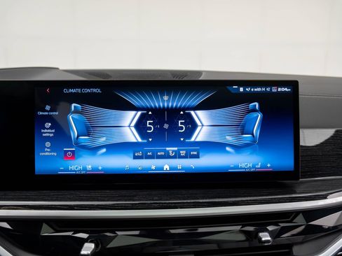 Certified 2025 BMW X5 M60i w/ Climate Comfort Package image 26