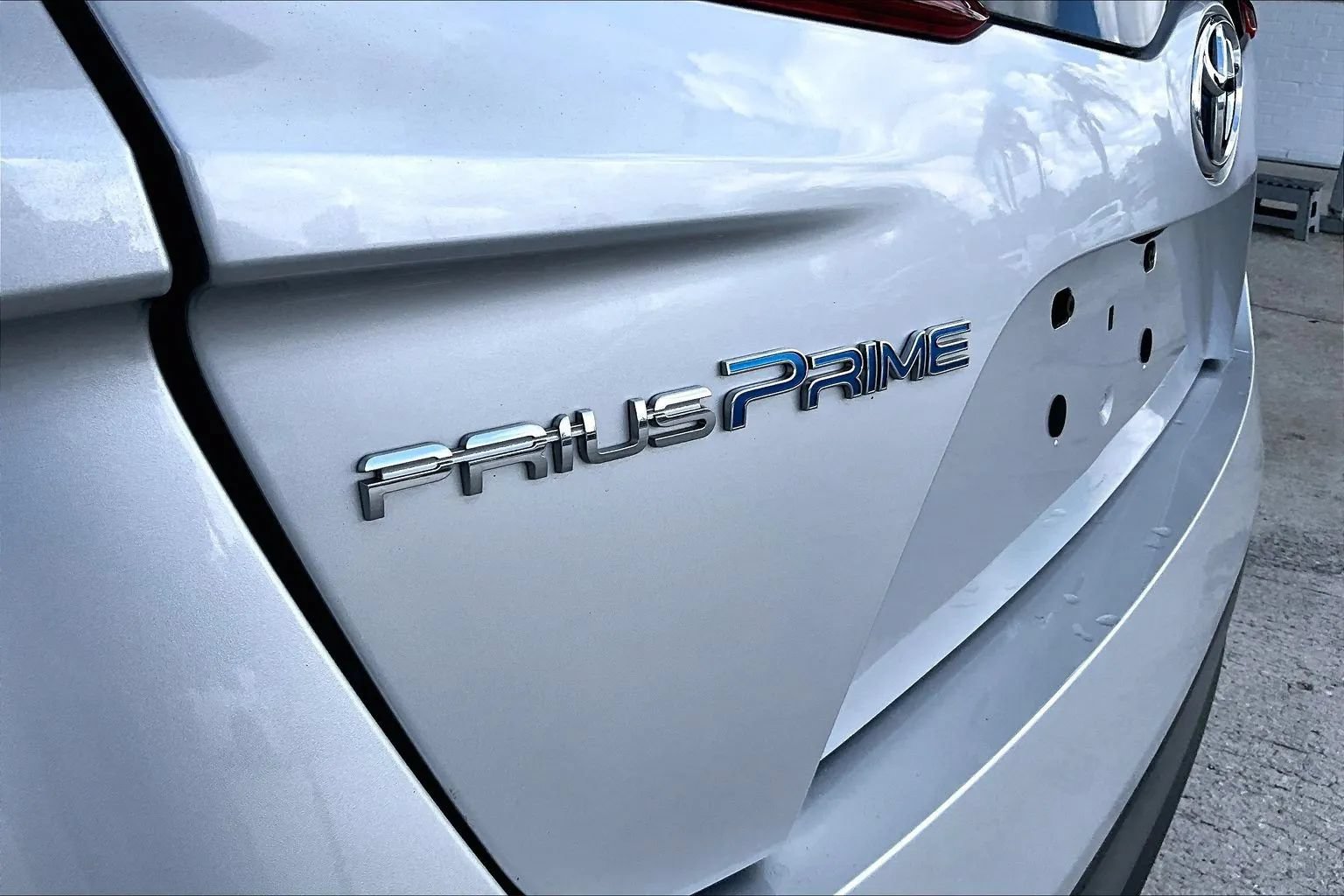 Used 2018 Toyota Prius Prime Premium FWD image 21