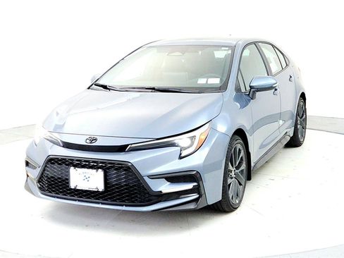 New 2026 Toyota Corolla SE image 2