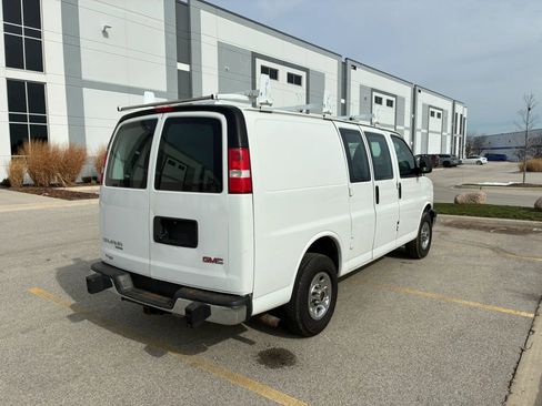 Used 2016 GMC Savana 2500 Van 3D image 5