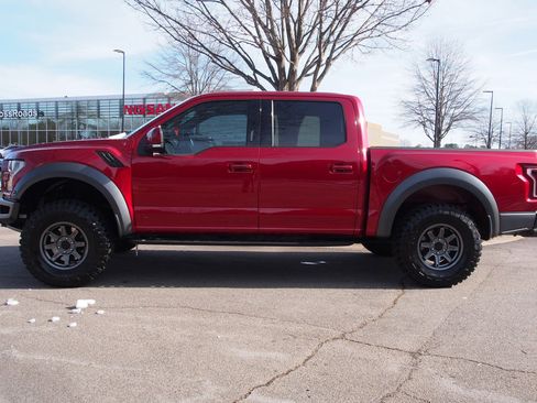 Used 2019 Ford F150 Raptor w/ Equipment Group 802A Luxury image 4