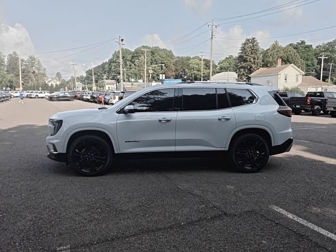 Certified 2026 GMC Acadia Denali w/ Super Cruise Package AWD/4WD image 2