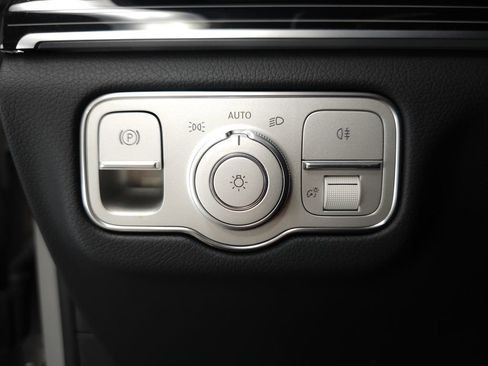 Used 2025 Mercedes-Benz GLE 450e 4MATIC image 10