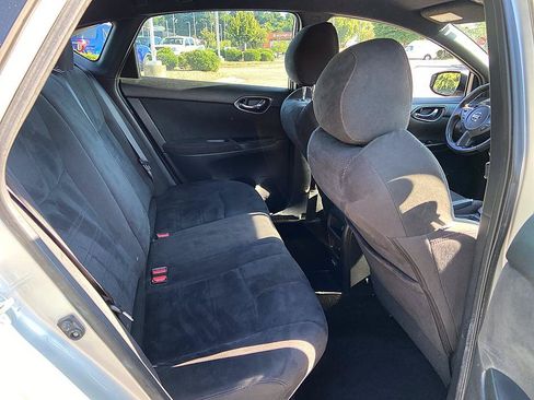 Used 2019 Nissan Sentra NISMO FWD image 18