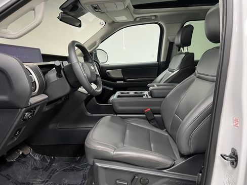 Used 2025 Ford Expedition Active AWD/4WD image 21