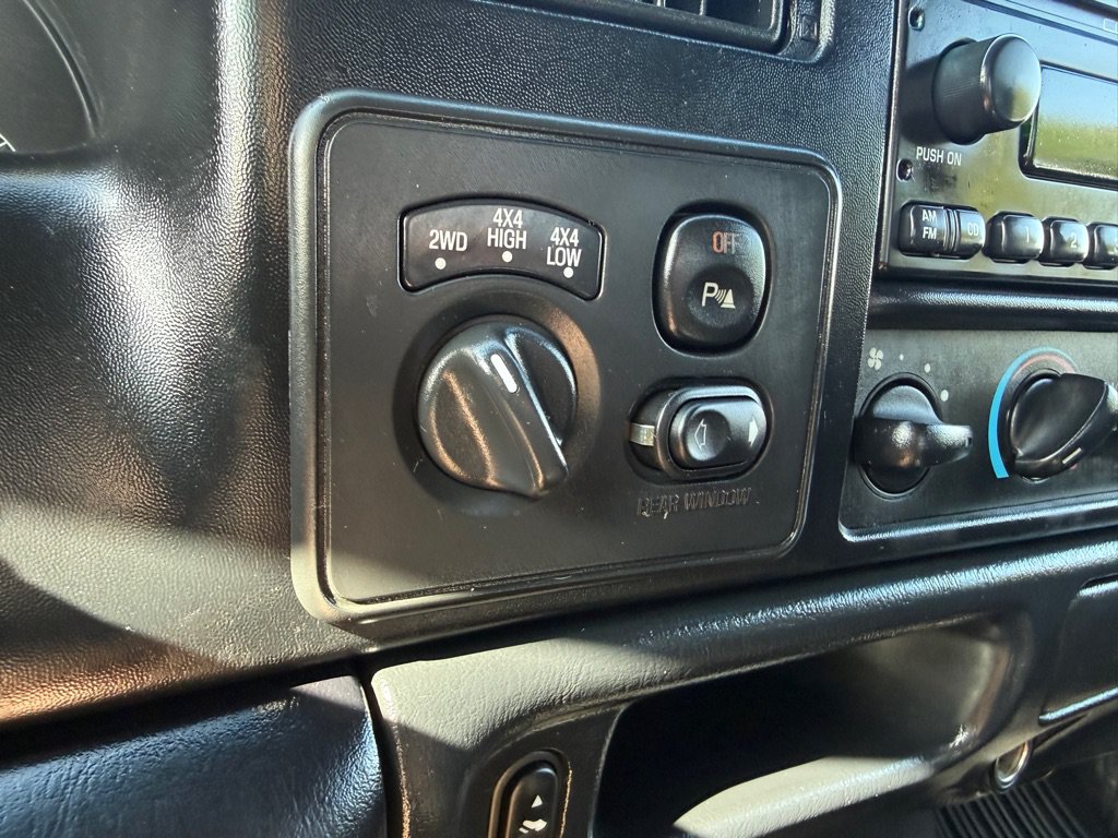 Used 2004 Ford F250 Lariat AWD/4WD image 30