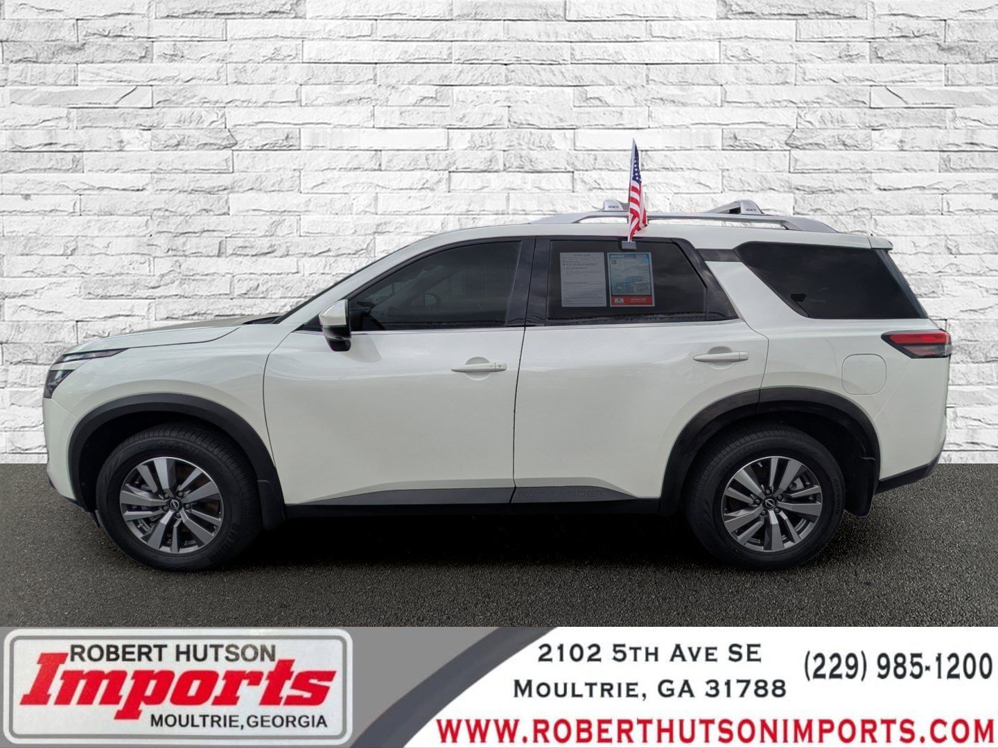 Used 2022 Nissan Pathfinder SL FWD image 1