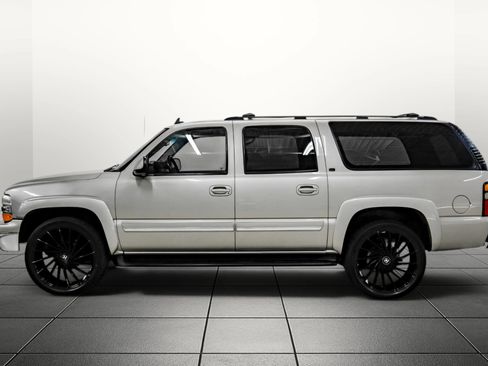 Used 2006 Chevrolet Suburban LT w/ Preferred Equipment Group RWD image 12