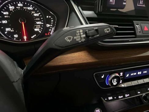 Used 2023 Audi Q5 2.0T Premium w/ Convenience Package AWD/4WD image 35