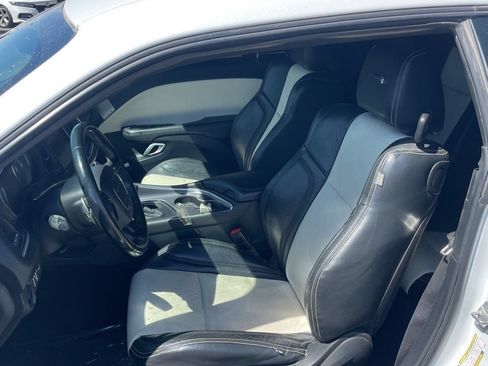 Used 2016 Dodge Challenger R/T Scat Pack w/ Driver Convenience Group RWD image 3