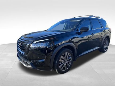 Used 2023 Nissan Pathfinder SL w/ SL Premium Package image 5
