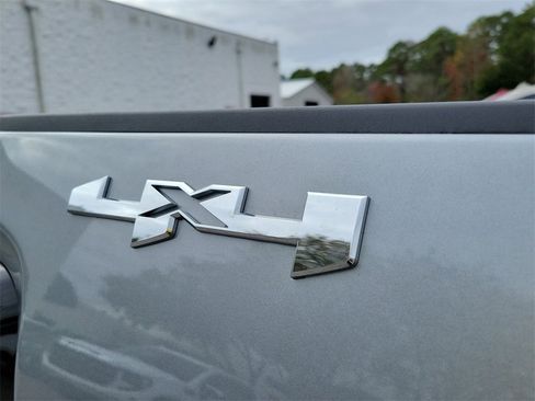 New 2025 GMC Sierra 3500 SLT w/ SLT Premium Package image 8