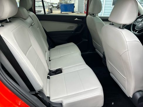 Used 2018 Volkswagen Tiguan SE w/ Panoramic Sunroof Package AWD/4WD image 27