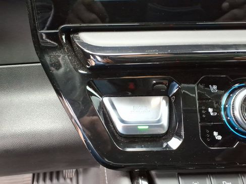 Used 2025 GMC Sierra 1500 AT4X image 13